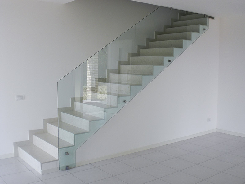 Parapetti in vetro, balaustre in vetro, parapetti e balaustre in ... Scala con parapetto in vetro