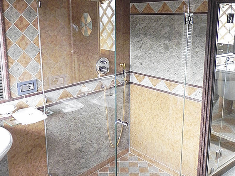 Doccia di vetro per bagni davanguardia metalvetro di de cecco fabio Porte in cristallo per doccia