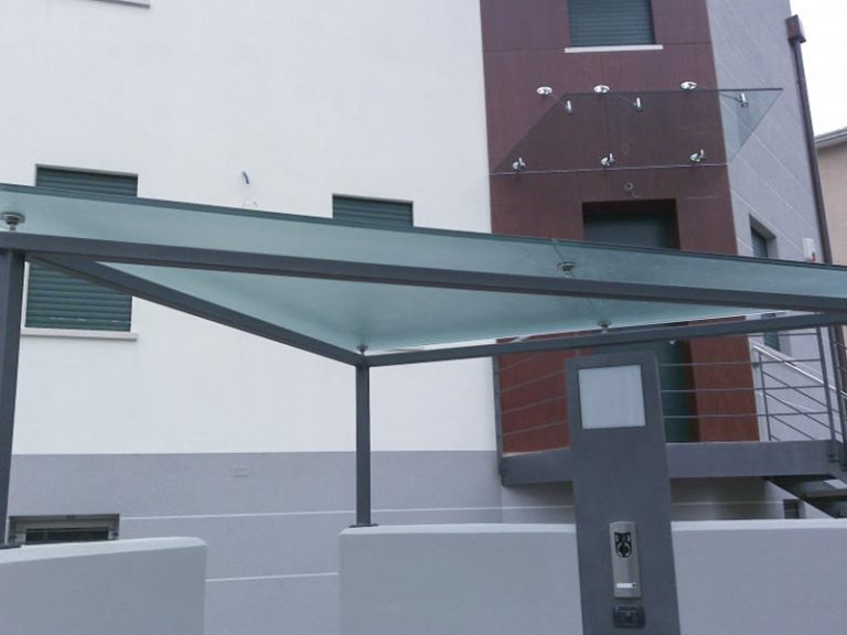 Coperture in vetro e acciaio